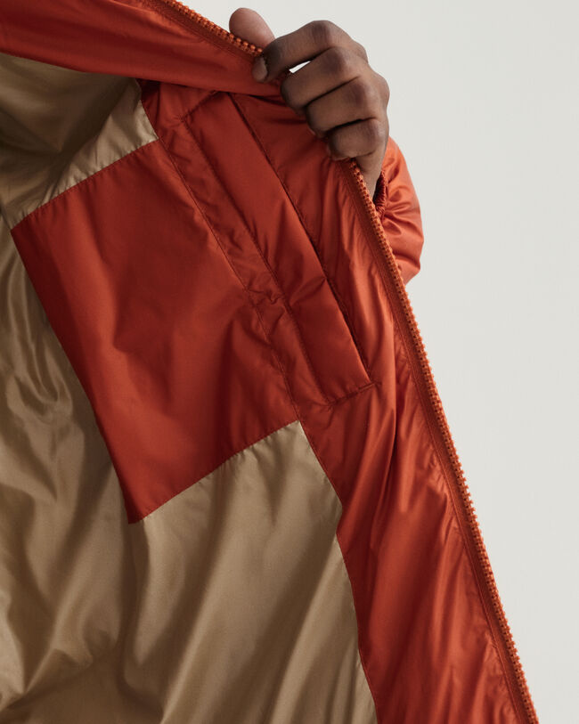 Glänzende Puffer Jacke