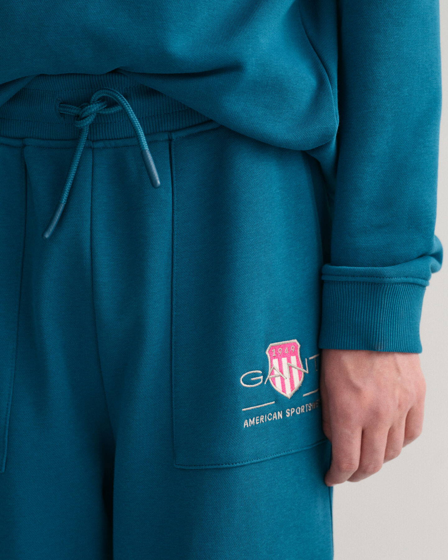 Teen Boys Contrast Shield Cargo Sweathose