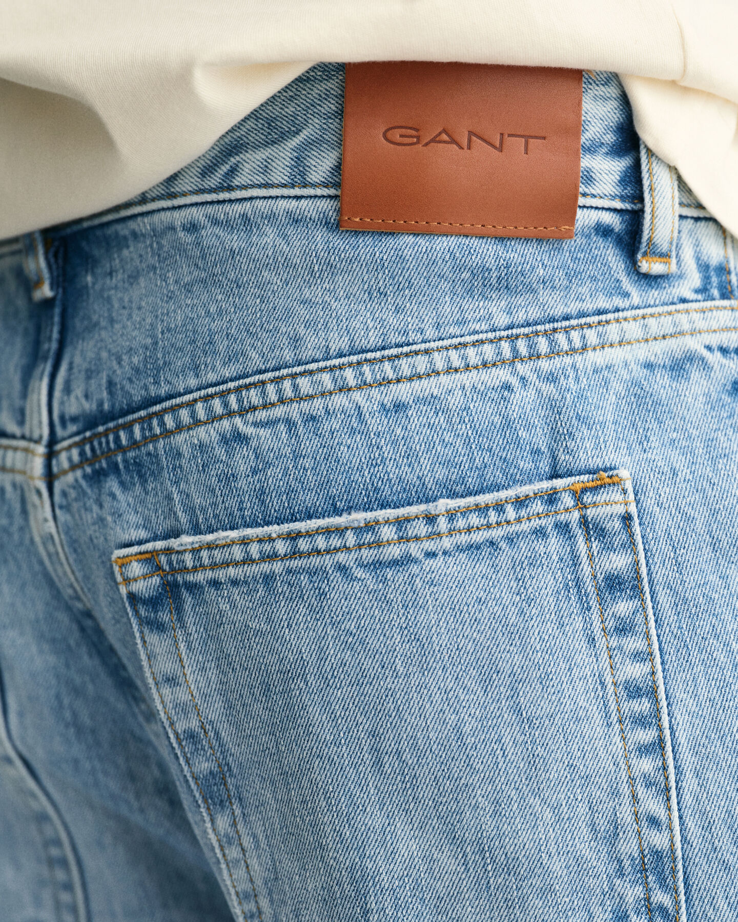 Loose Fit Jeans mit weitem Bein