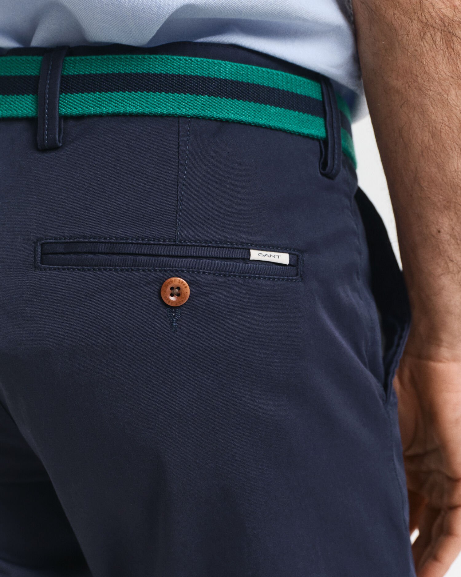 Pantalon chino coupe slim en sergé