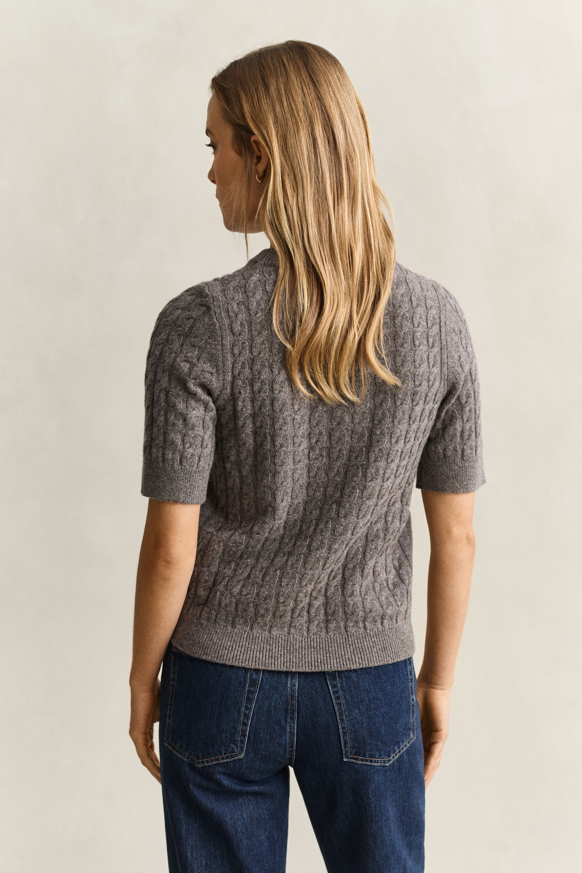 Pull à manches courtes en laine et cachemire à maille torsadée