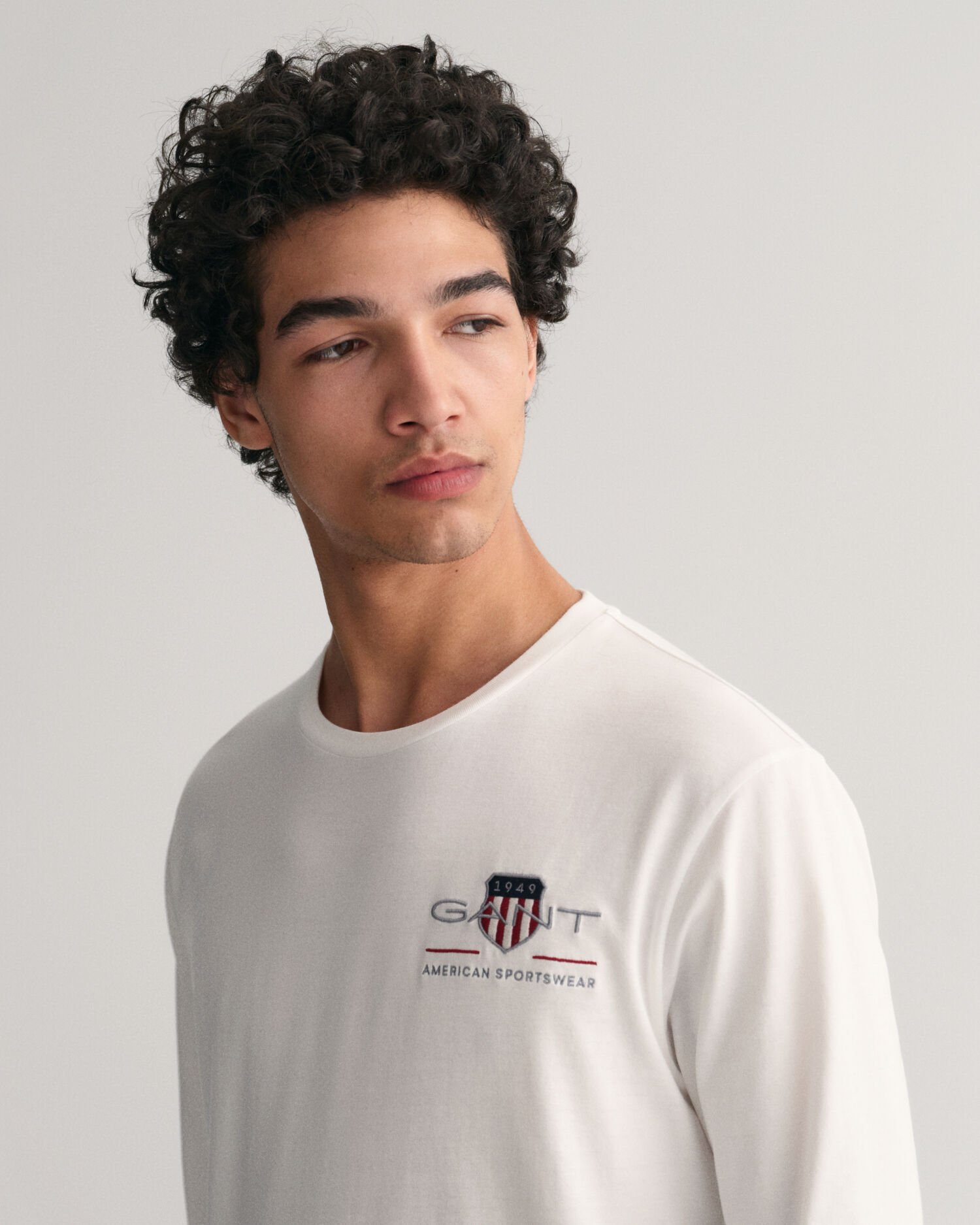 T-shirt Medium Archive Shield a maniche lunghe