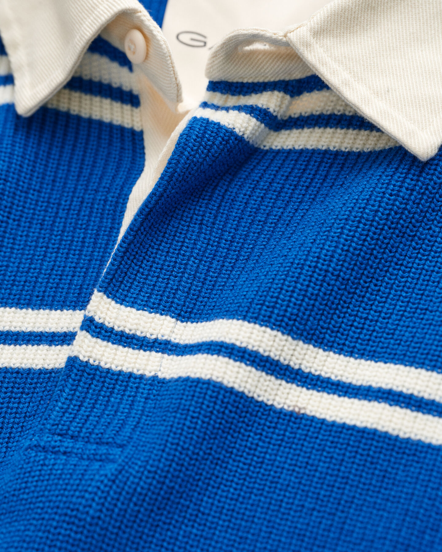 Gerippter Rugger aus Baumwolle