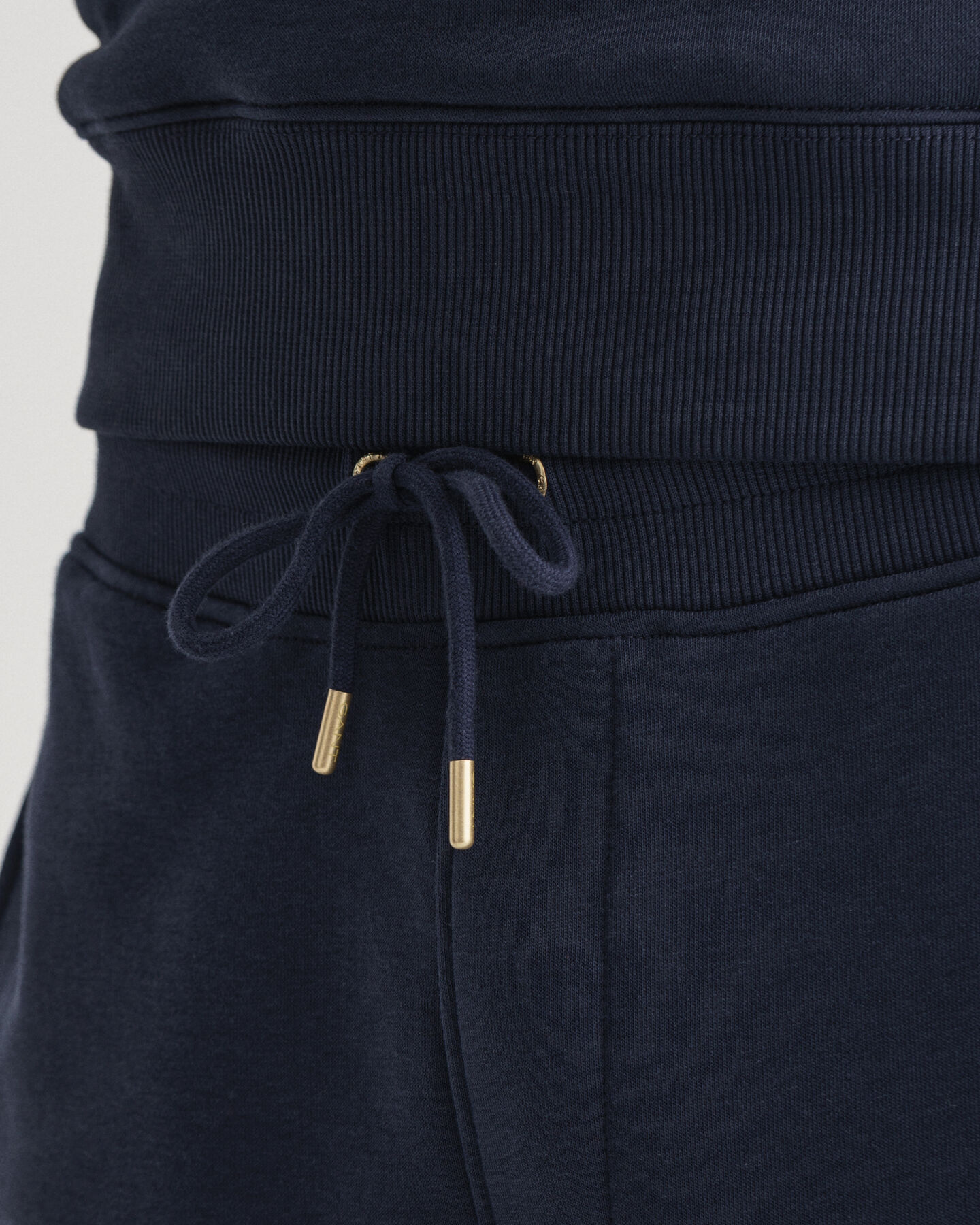 Banner Shield Sweathose