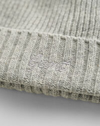 Script Graphic Beanie und Schal im Geschenkset