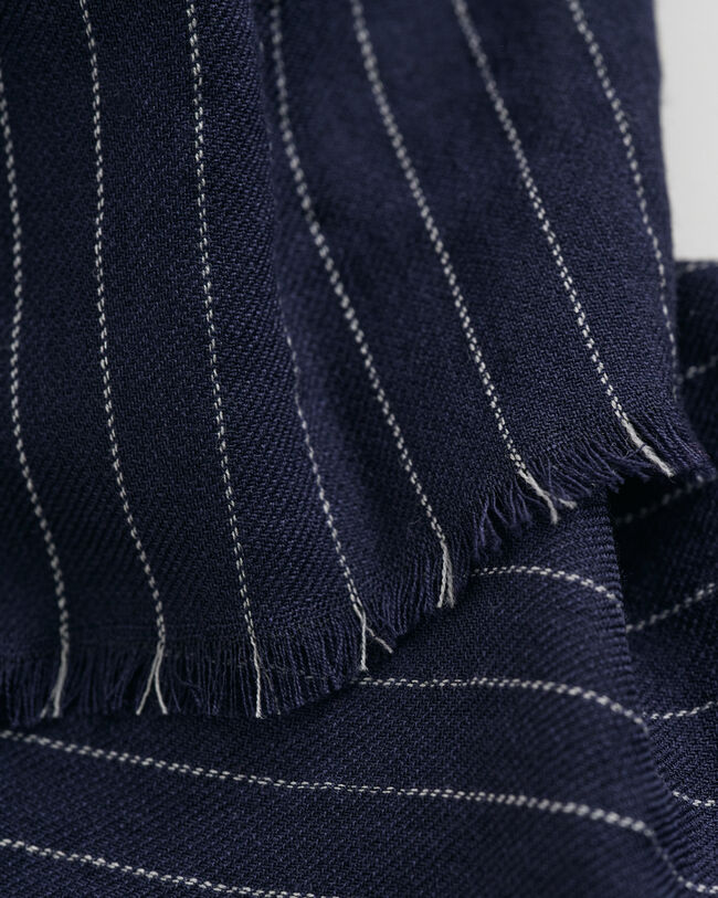 Pinstripe Schal aus extrafeiner Merinowolle