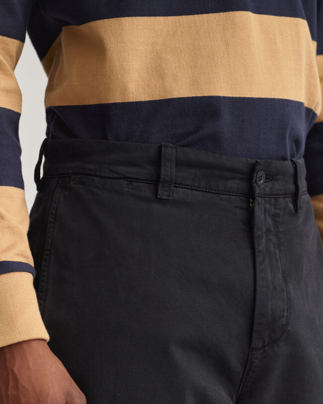 Gerade Twill Chinohose