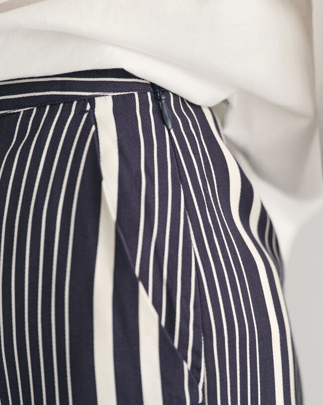 Regular Fit Hose mit weitem Bein und Streifen