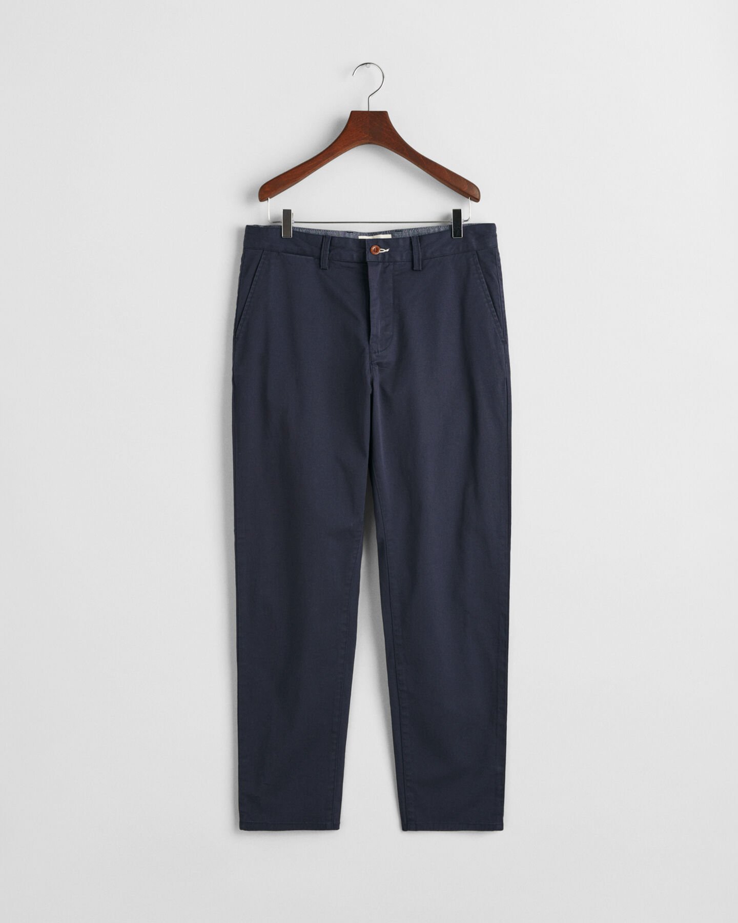 Schmal zulaufende Twill Chinohose