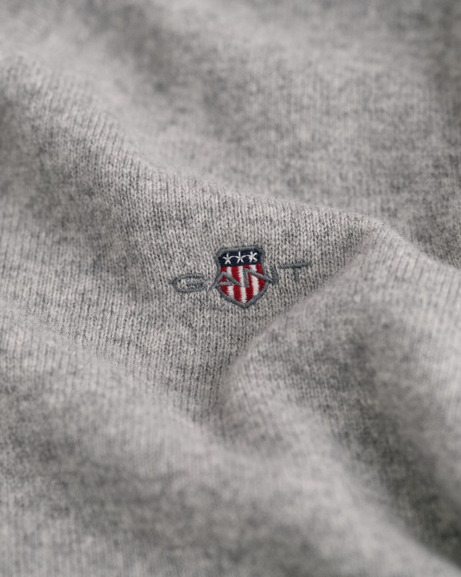 Pull col V en laine d'agneau ultrafine