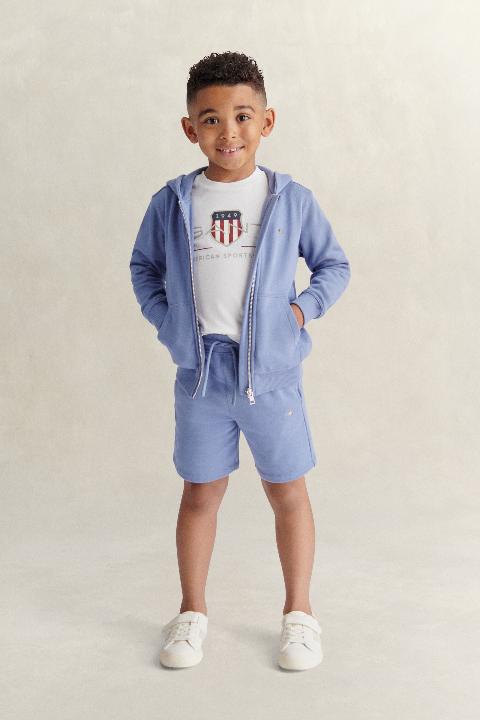 Set felpa, T-shirt e pantaloni della tuta Shield con zip Boys