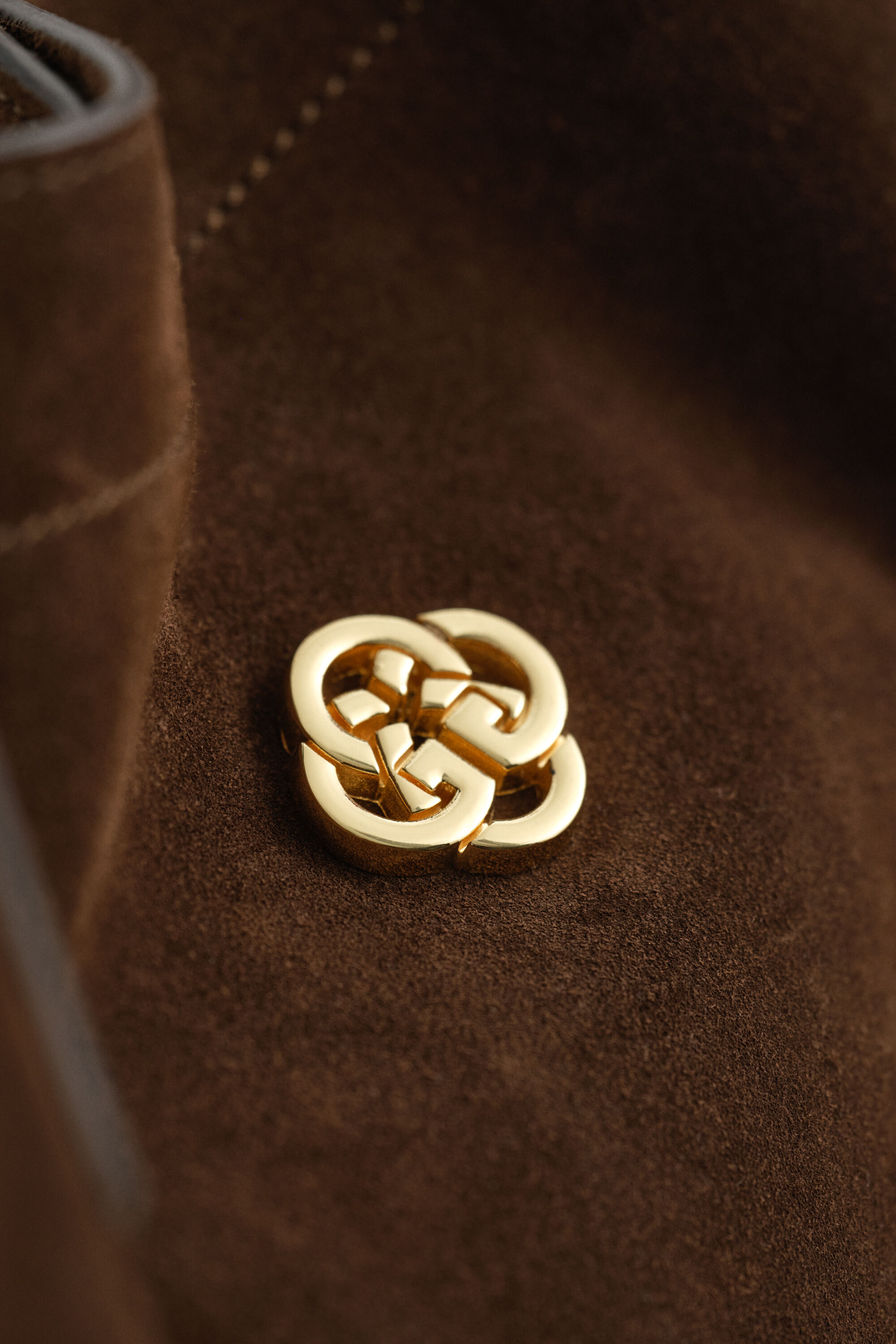 Tragetasche aus Veloursleder