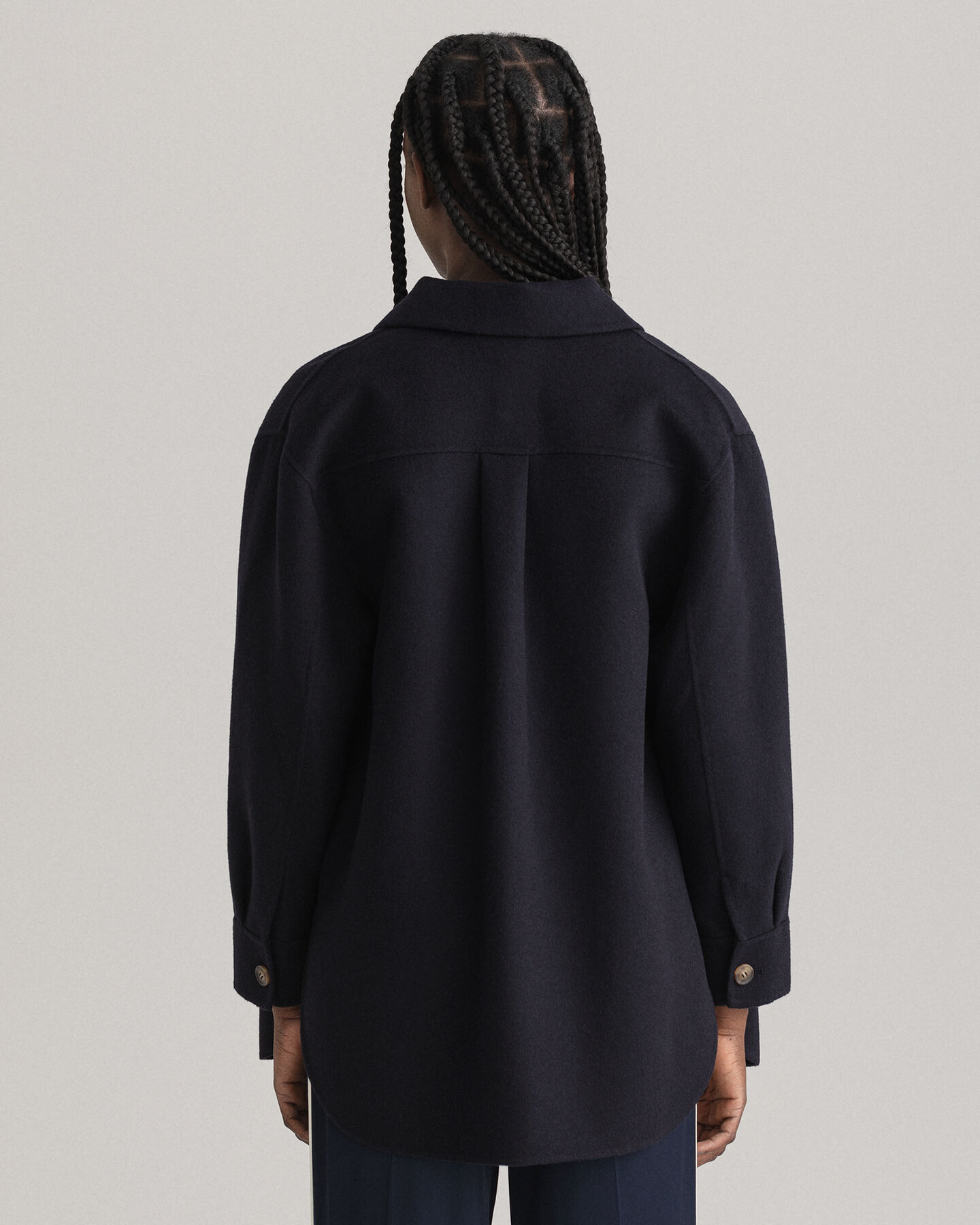 Handbestickte Hemdjacke