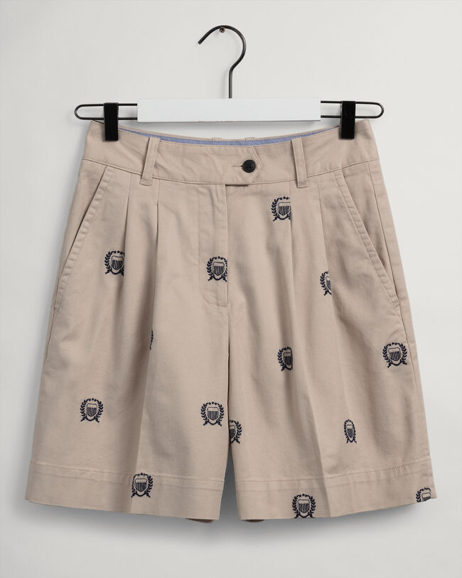 Bundfalten-Shorts mit Wappenstickerei und hohem Bund