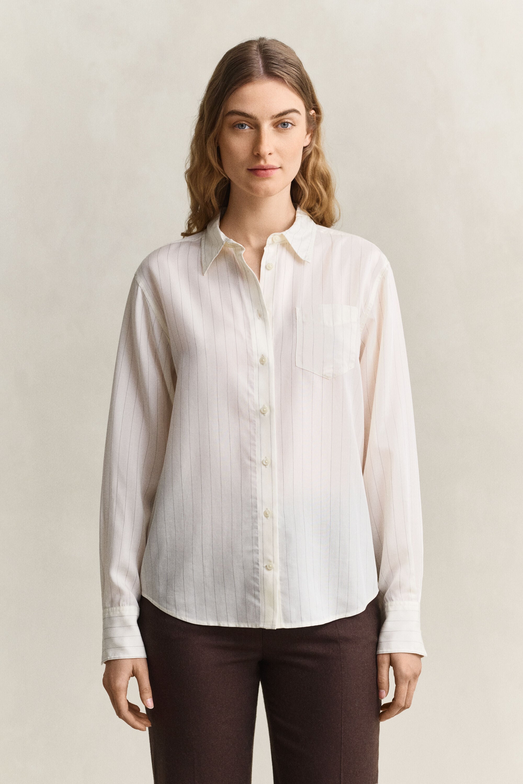 Chemise avec pli au dos