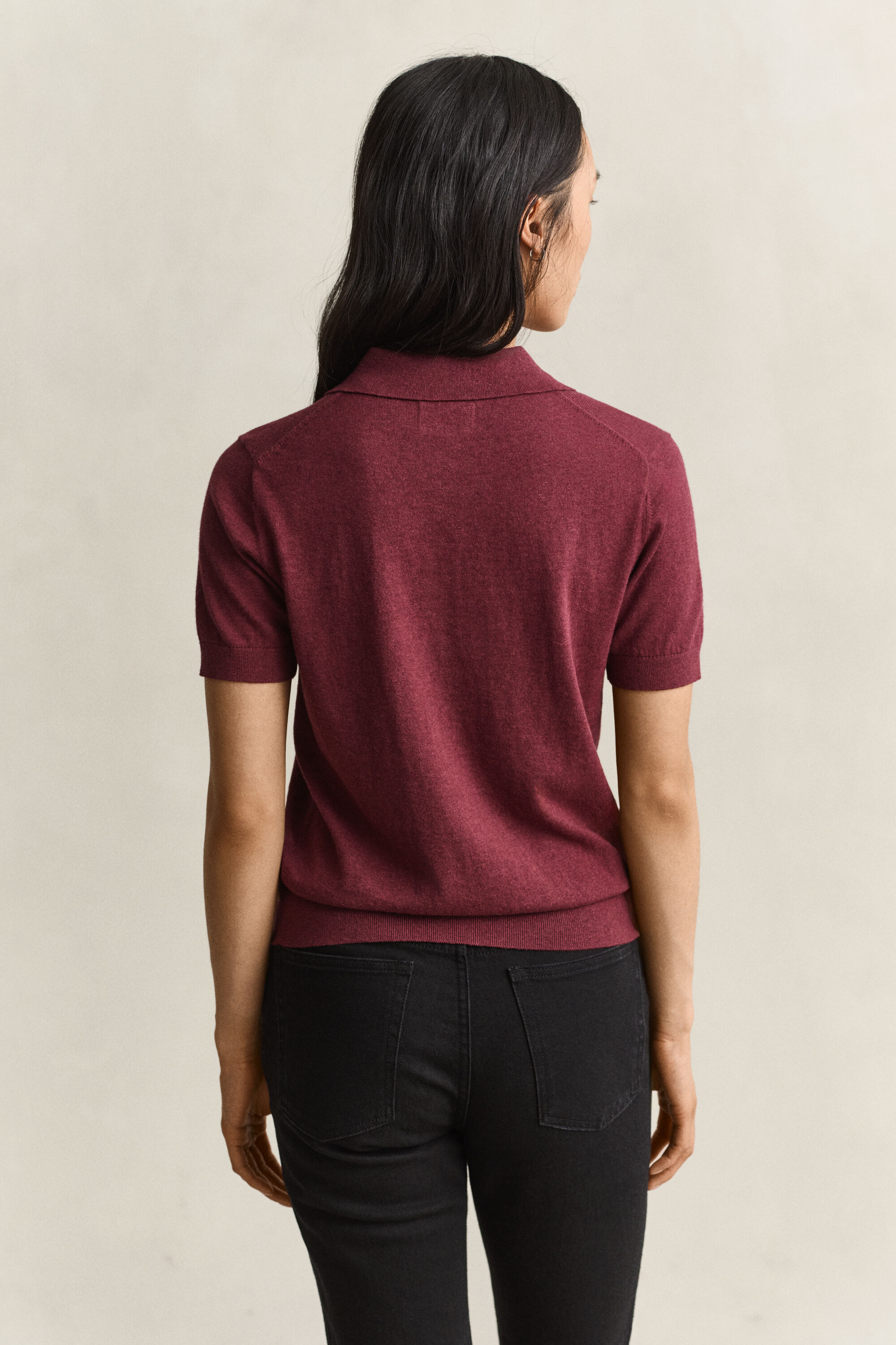 Leichter gestrickter Polopullover