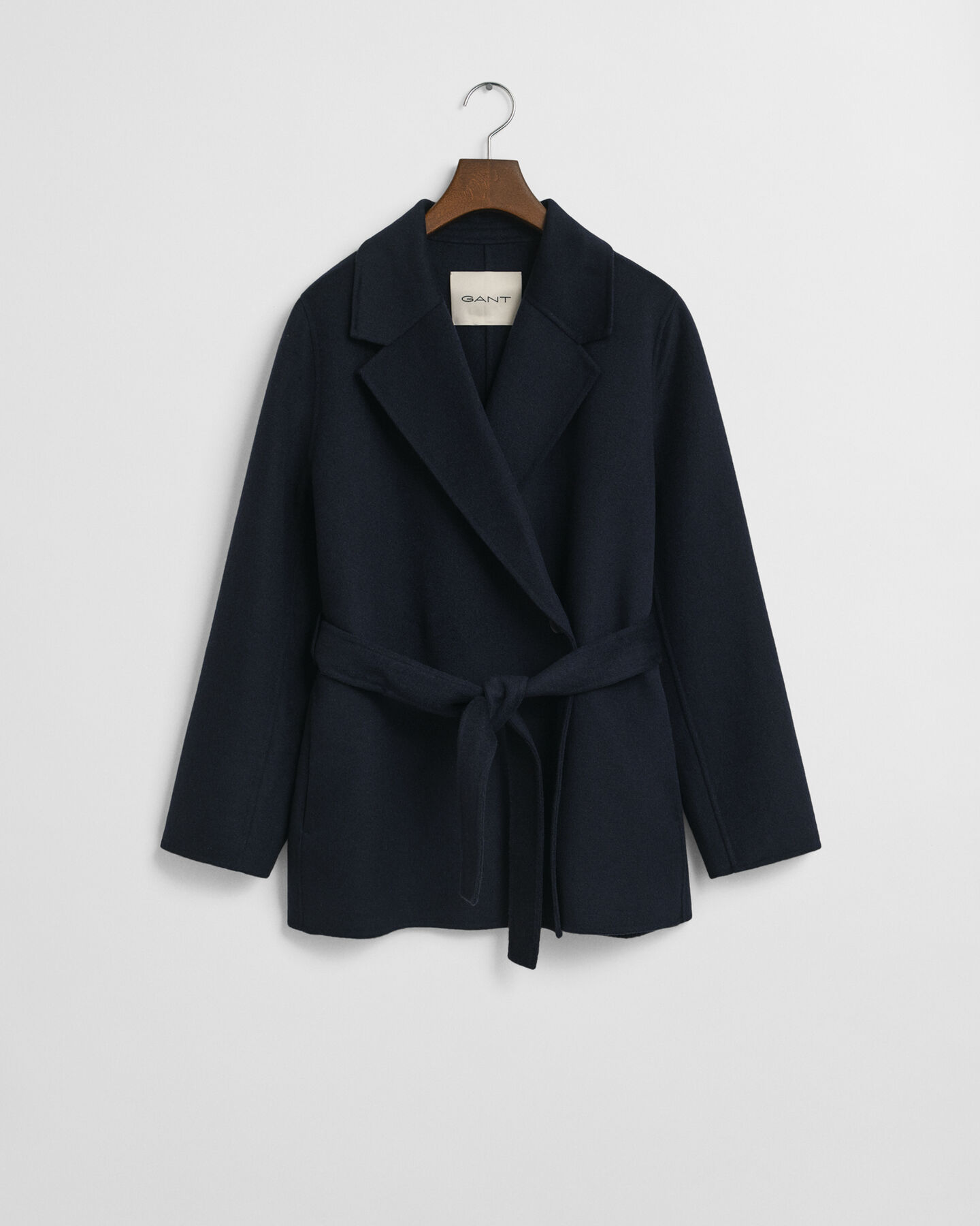 Handgenähte Jacke mit Gürtel