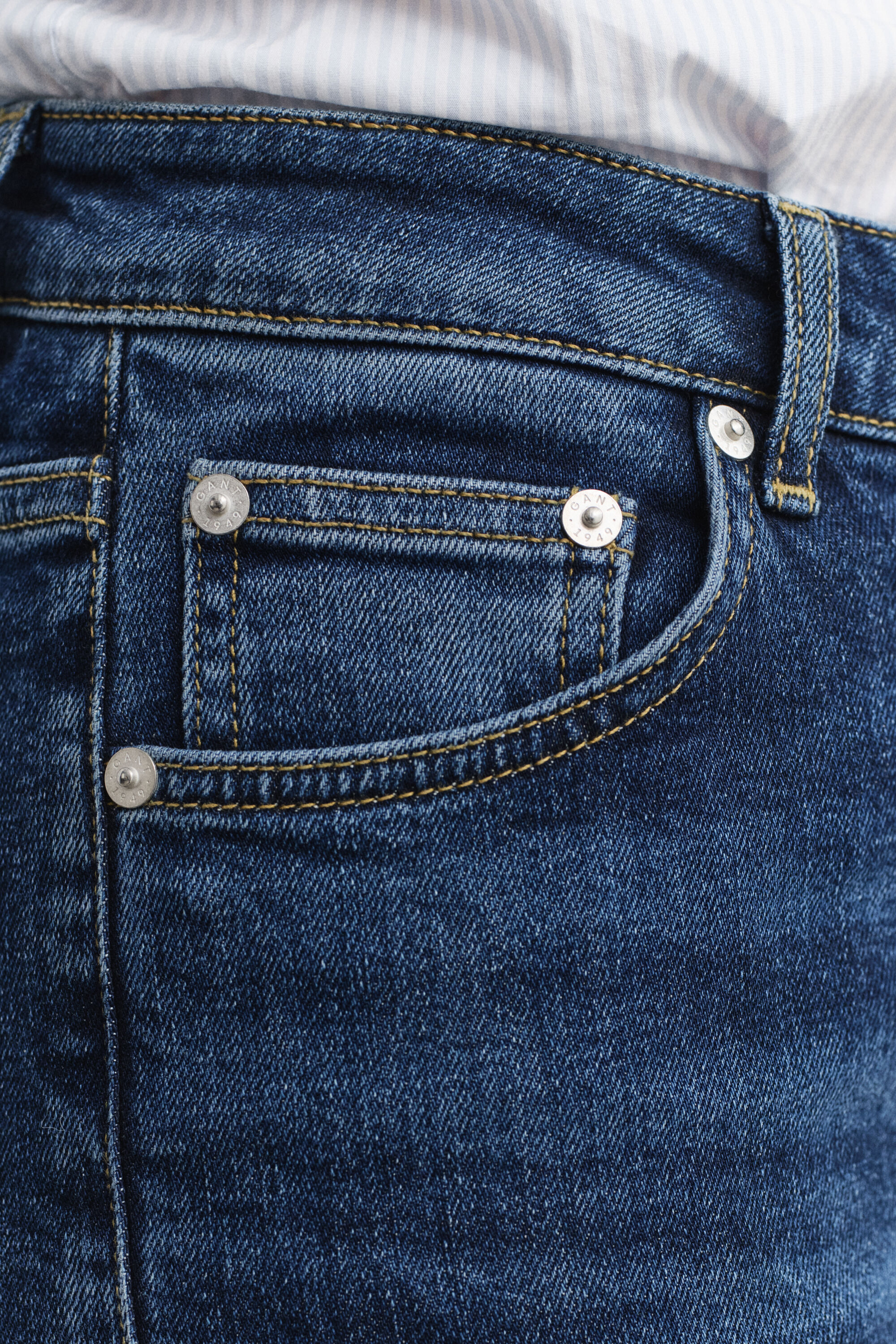 Slim Flared Stretch Jeans