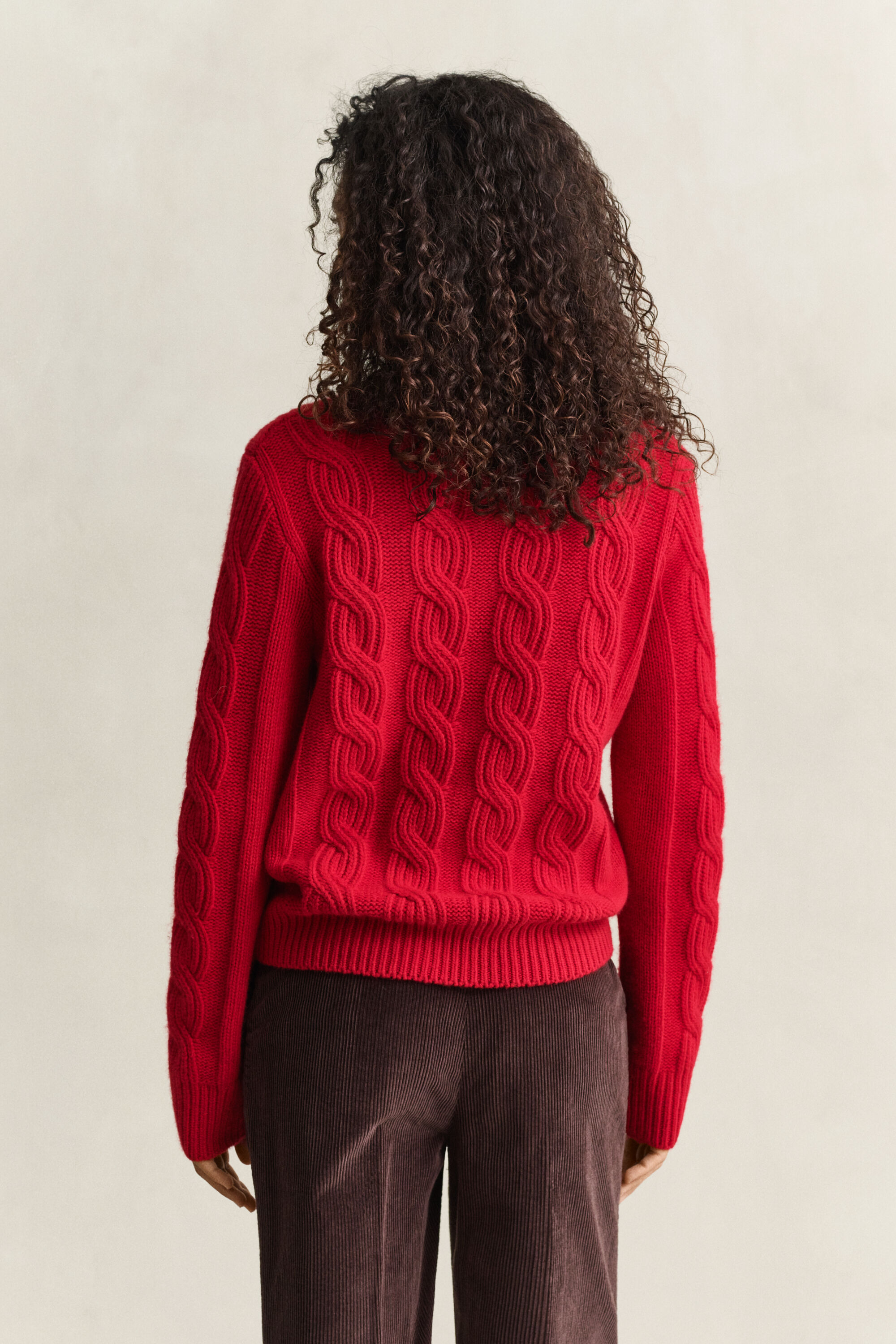Maglia in misto lana con lavorazione a trecce