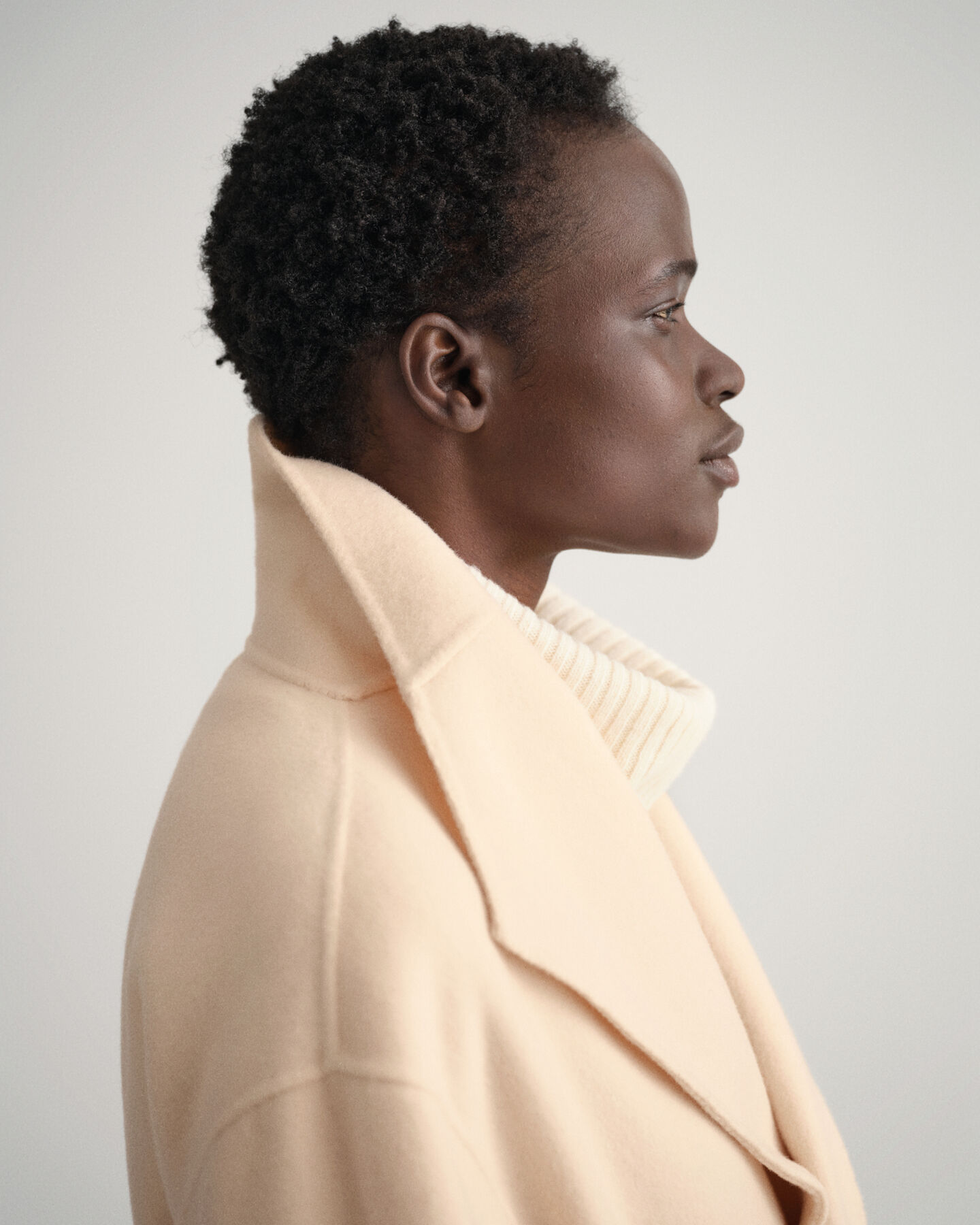 Handgenähter Mantel mit Gürtel