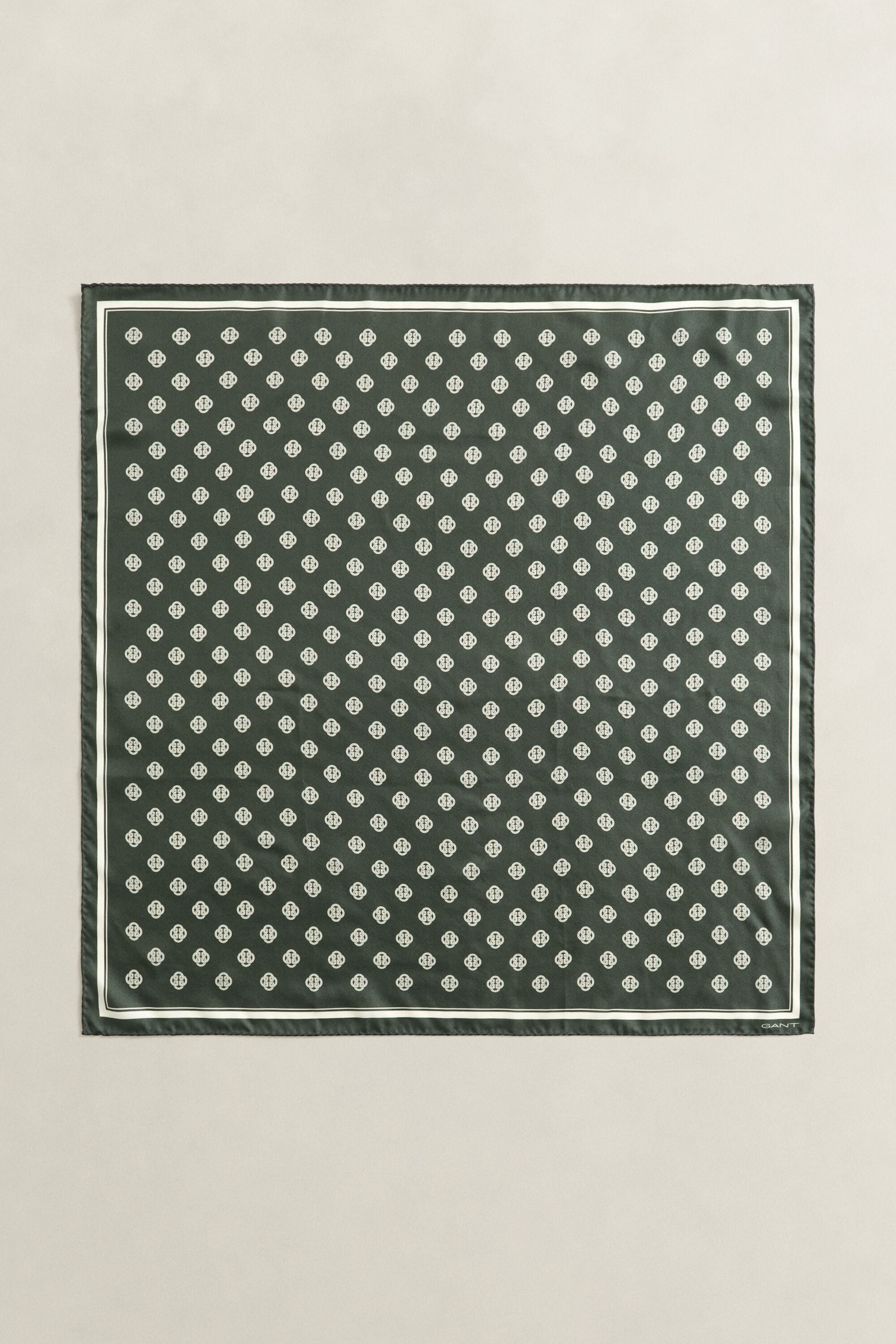 Monogram Seidentuch