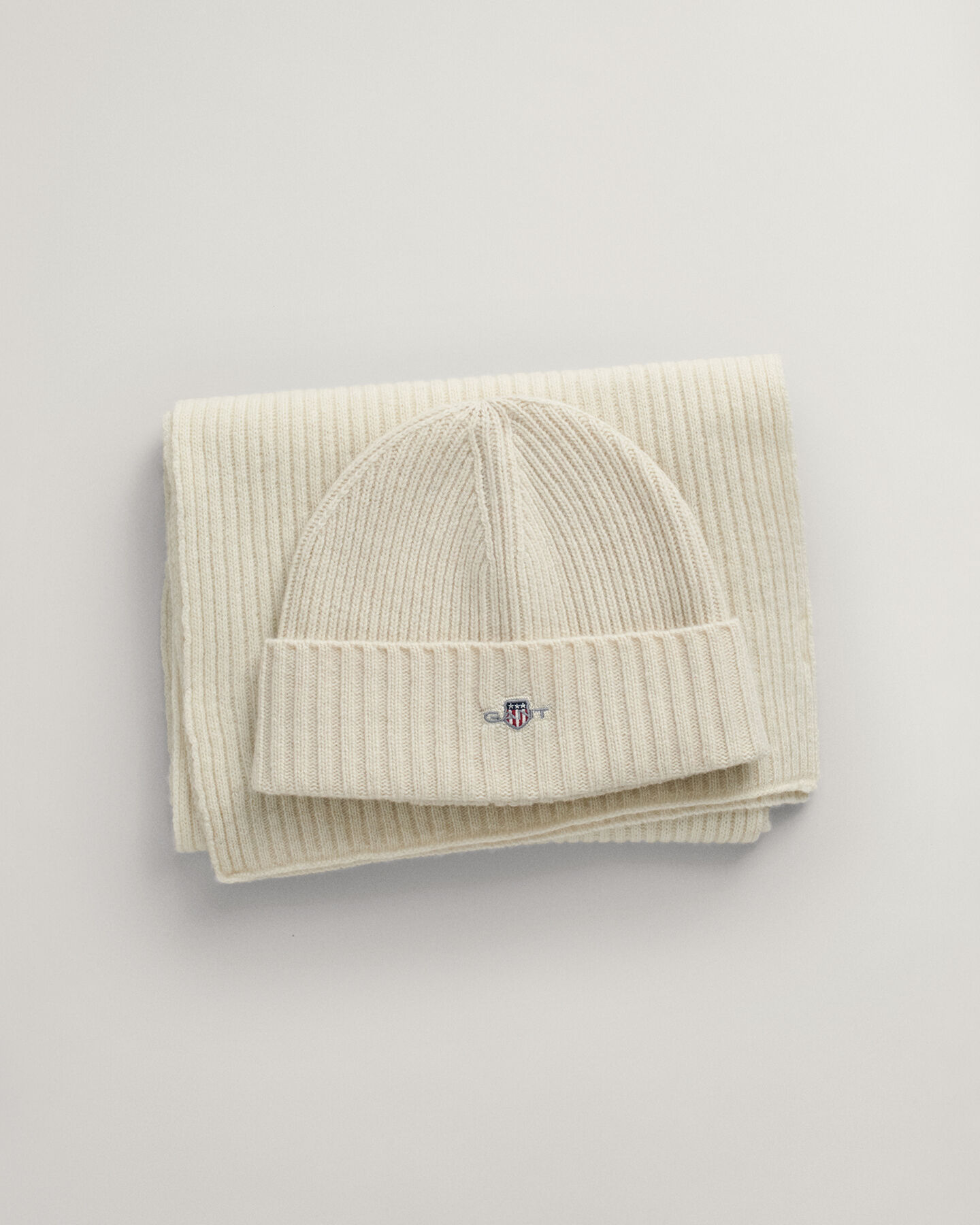 Shield Beanie & Schal Geschenkset