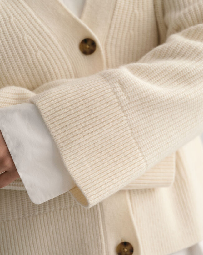 Gerippte Strickjacke aus Wolle