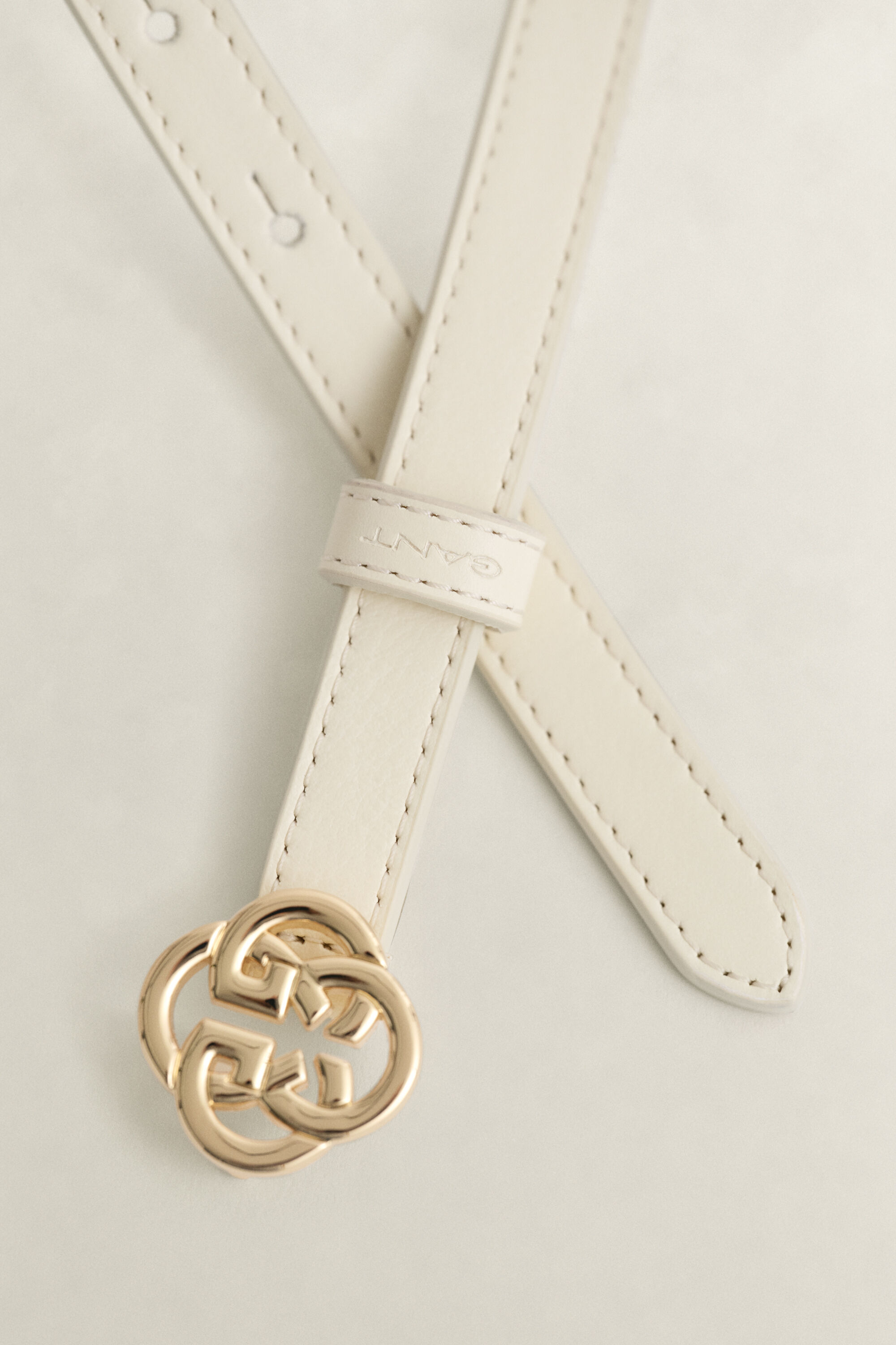 Ceinture en cuir avec boucle monogramme