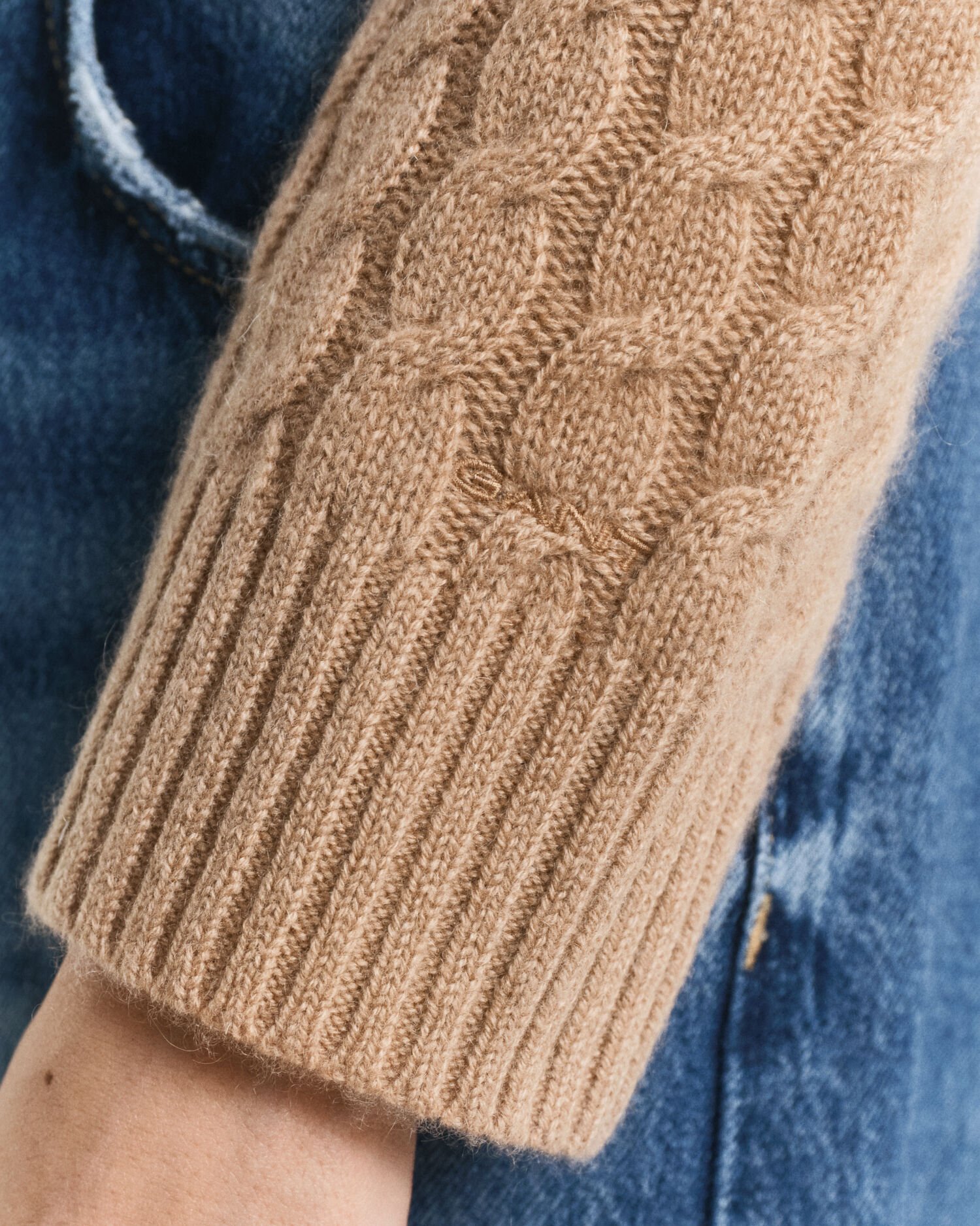 Pull col rond en maille torsadée de cachemire