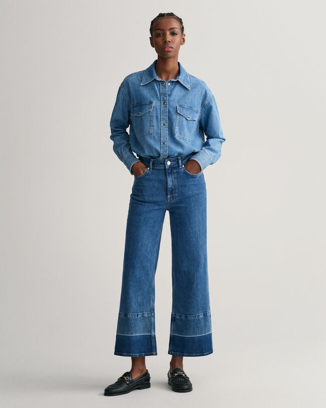 Verk&uuml;rzte Jeans mit weitem Bein