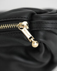 Umhängetasche aus gerafftem Lammleder