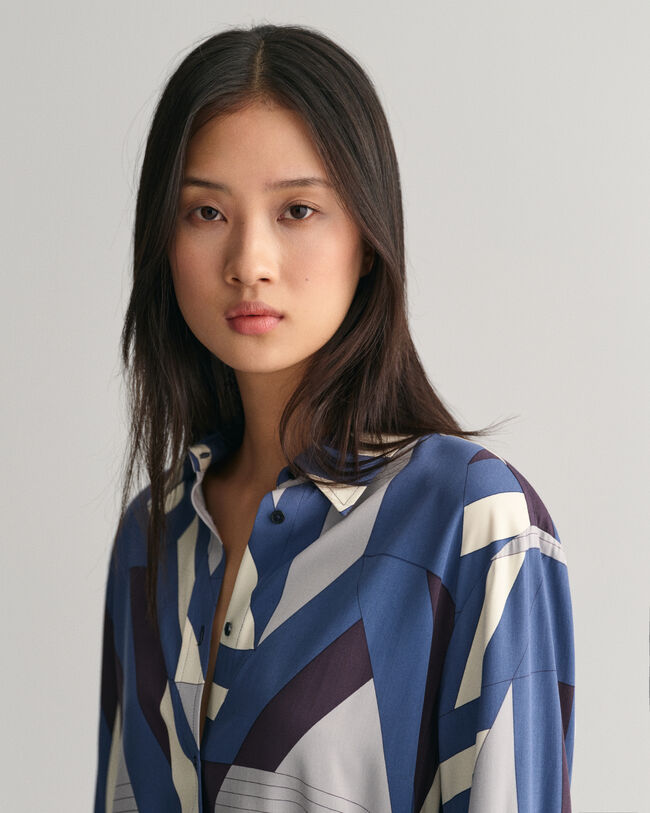 Hemdblusenkleid mit Buchstaben-Print