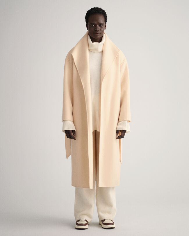 Handgenähter Mantel mit Gürtel