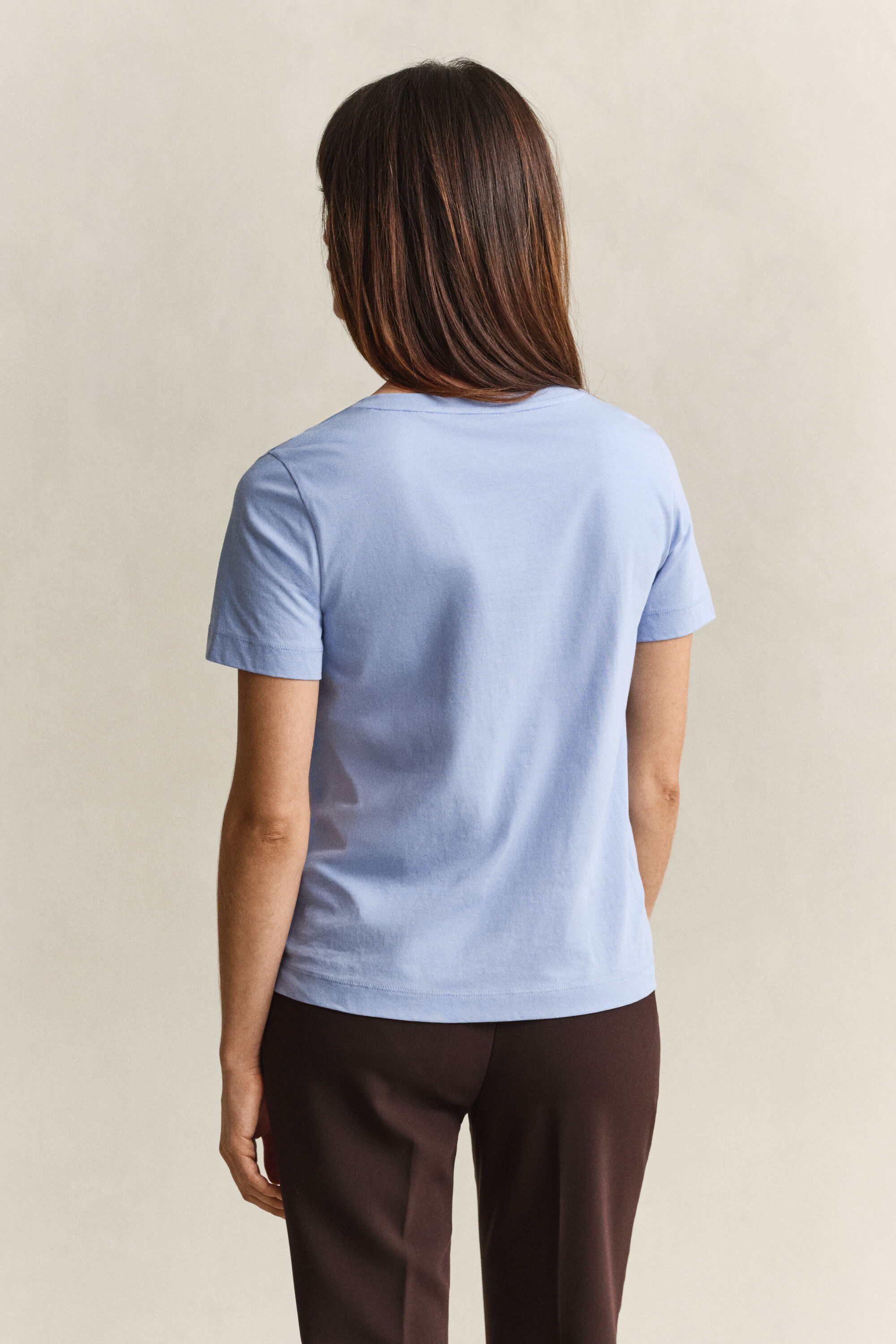 T-shirt Shield con scollo a V