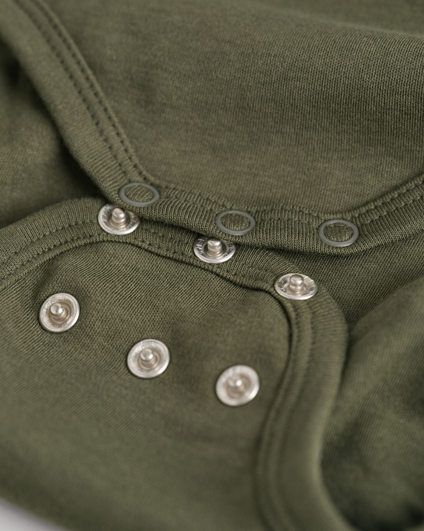 Baby Archive Shield Body und Beanie