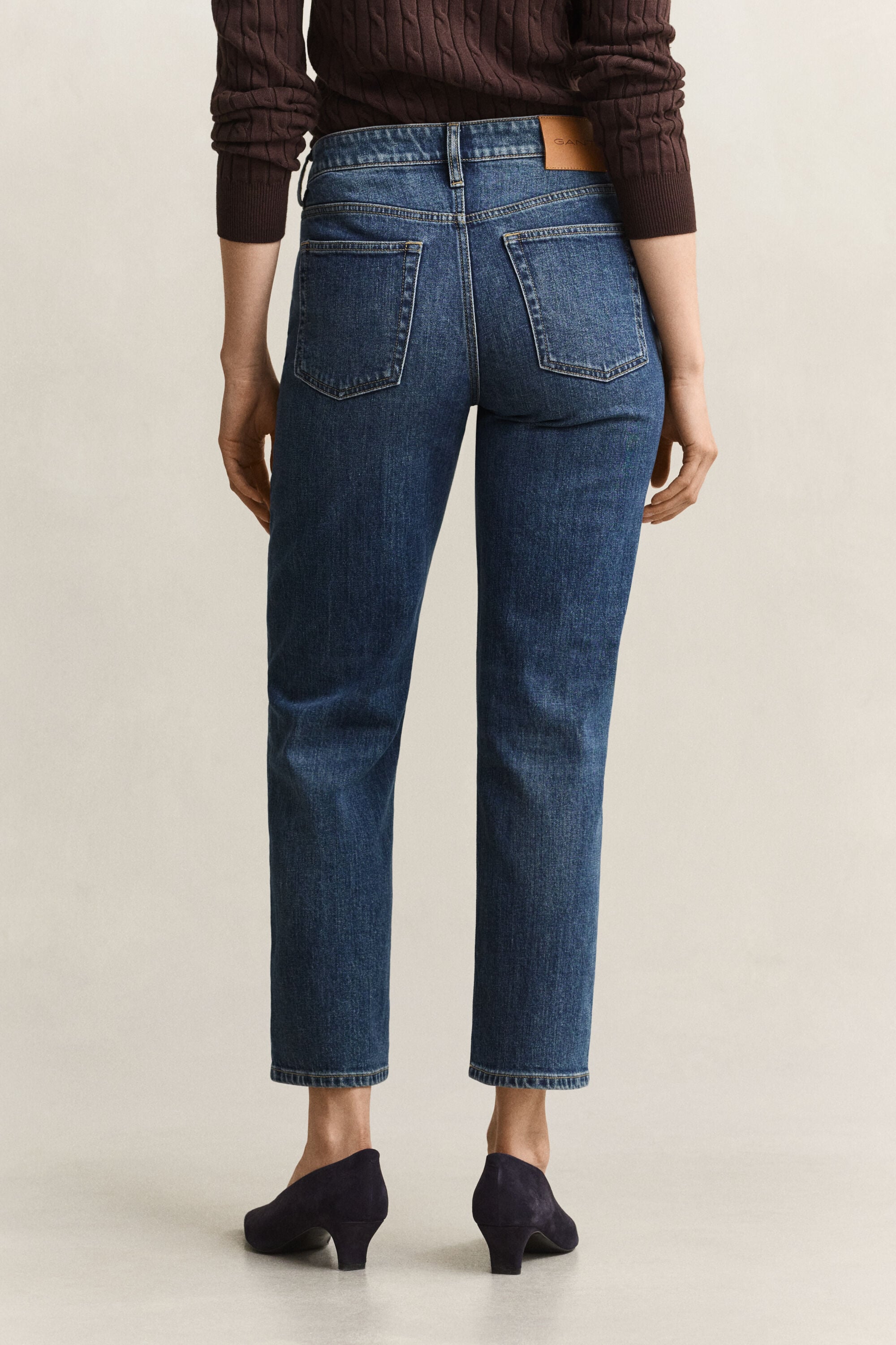 Verkürzte Stretch-Jeans mit geradem Bein