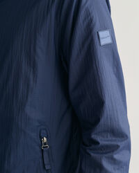 Packbarer leichter Windbreaker