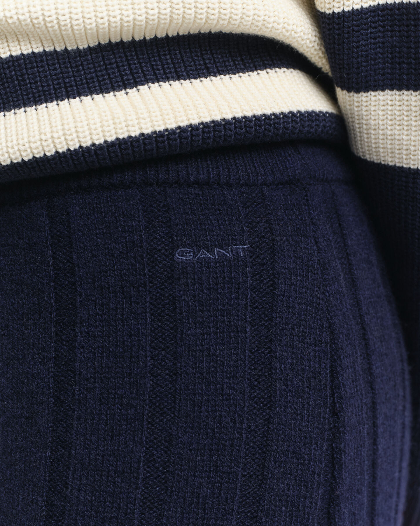 Breit gerippter Wollrock