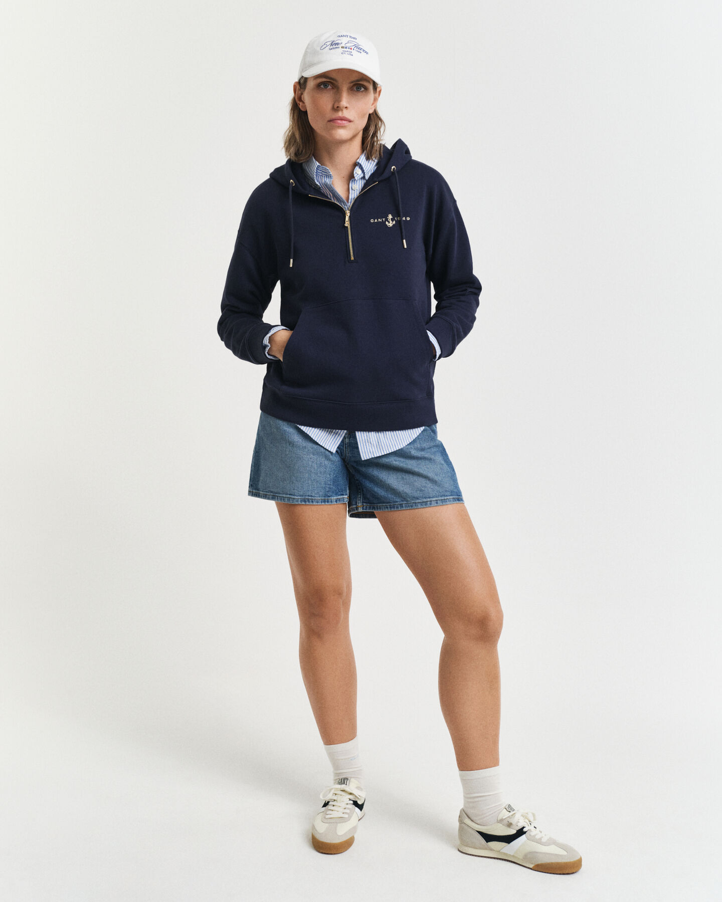 Anchor Hoodie mit Reißverschlusskragen und Stickerei