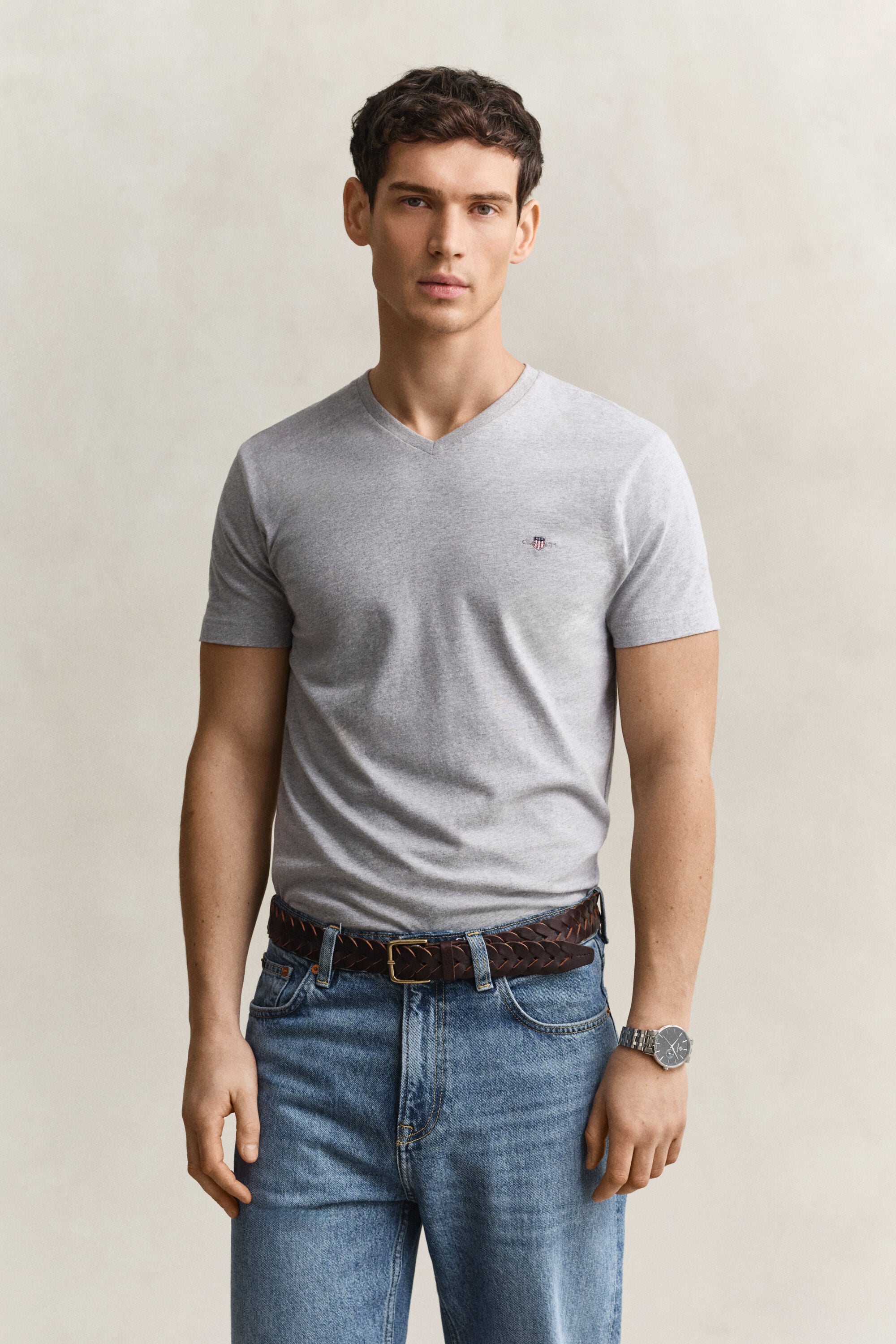 T-shirt Shield con scollo a V