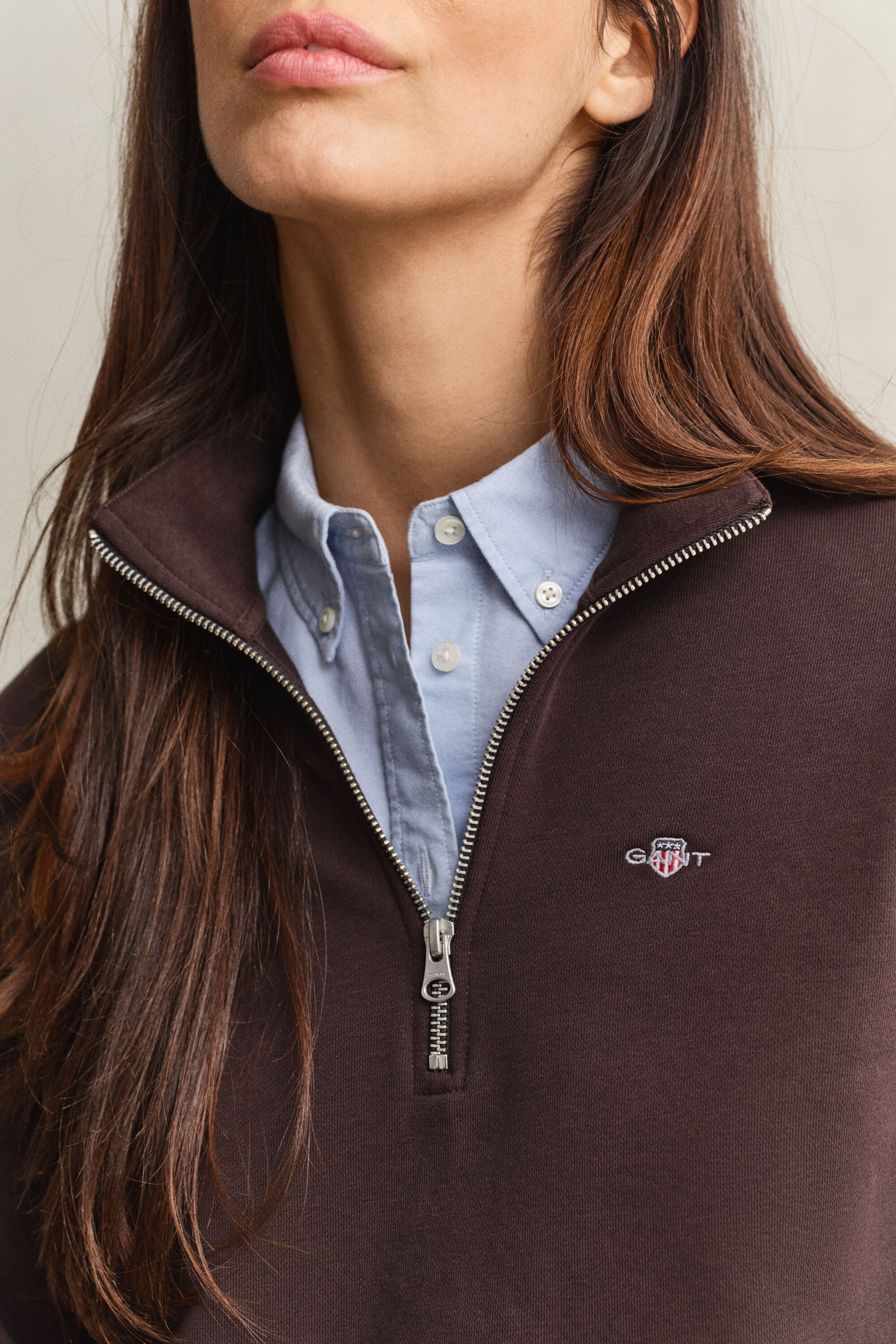 Shield Sweatshirt mit Reißverschlusskragen