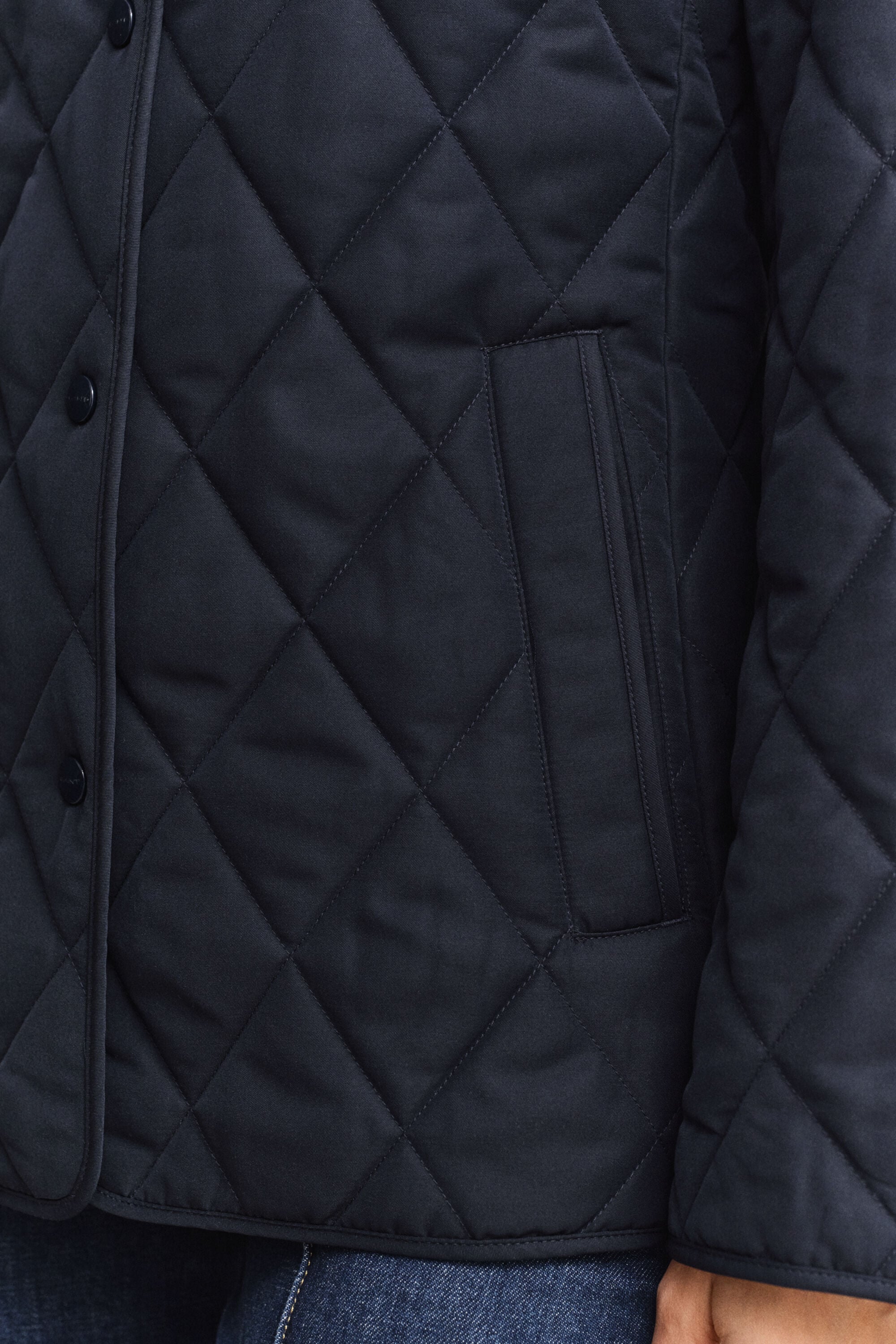 Taillierte Steppjacke