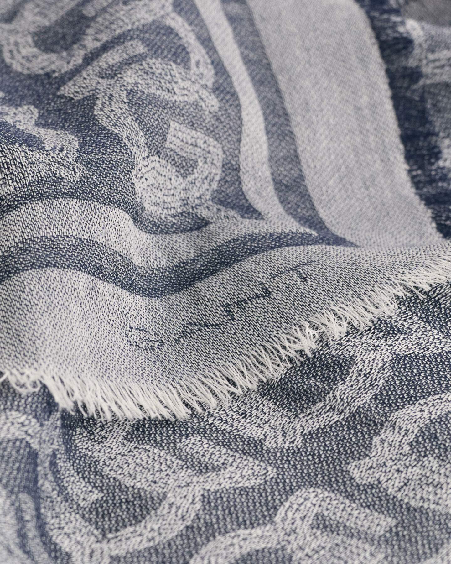 Leichter G Patterned Wollschal