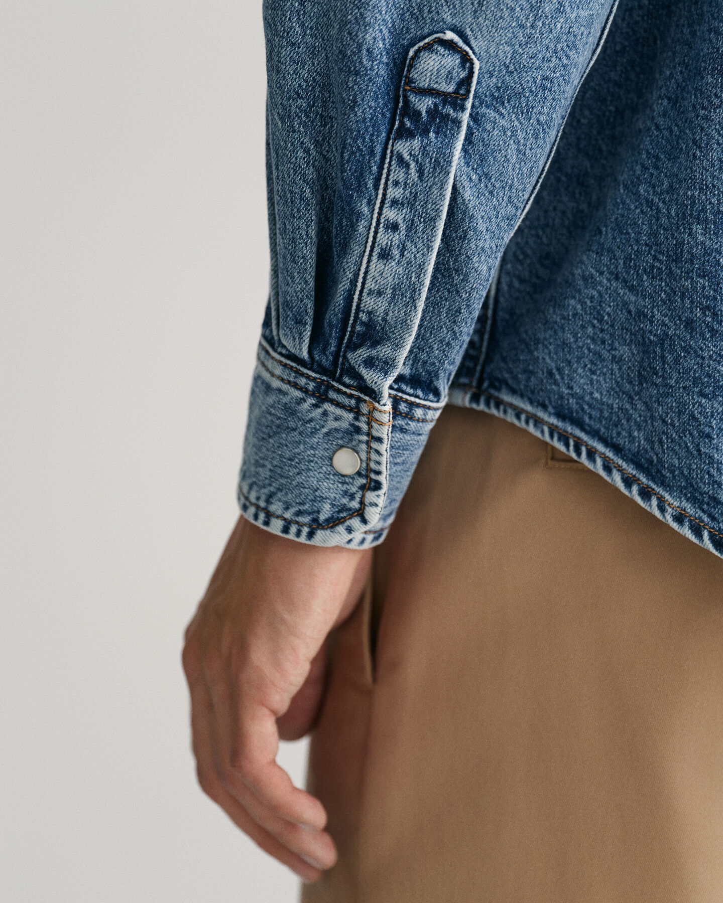 Oversized Hemd aus gewaschenem Denim