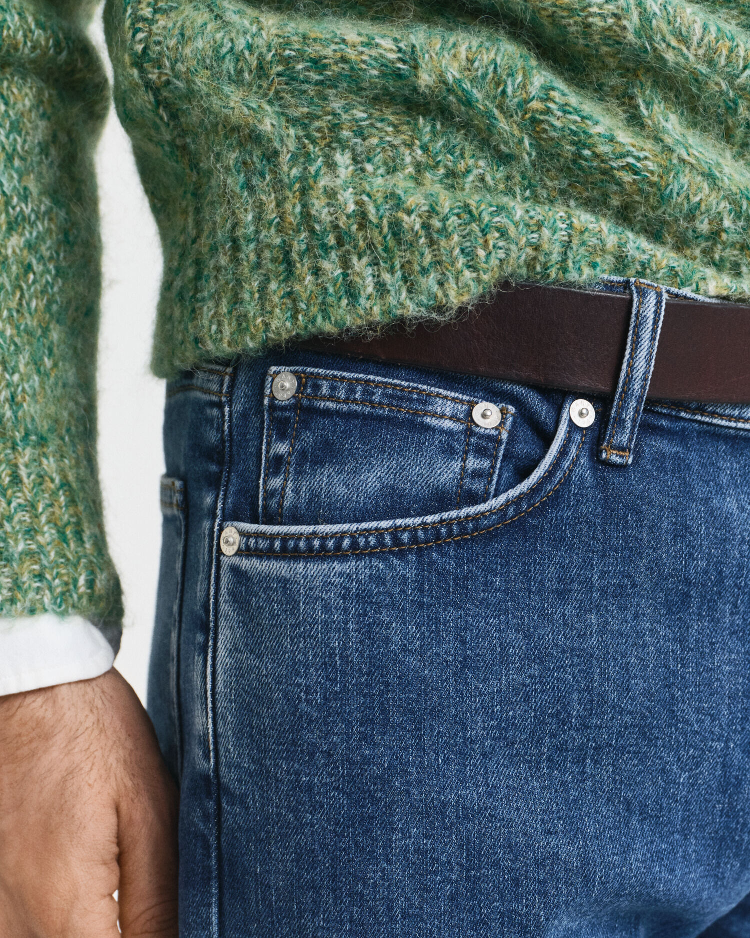 Regular Fit Clean Wash Jeans