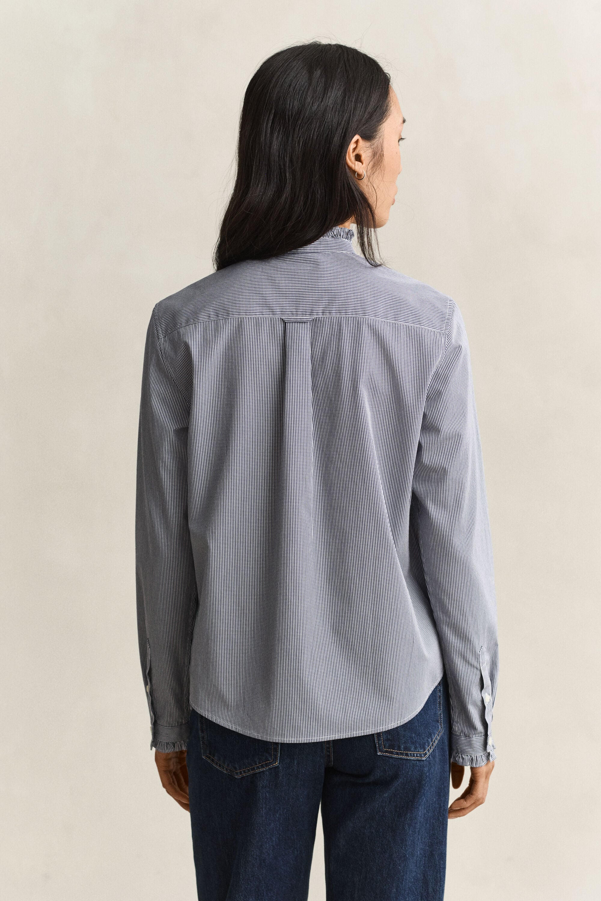 Blusa con colletto arricciato
