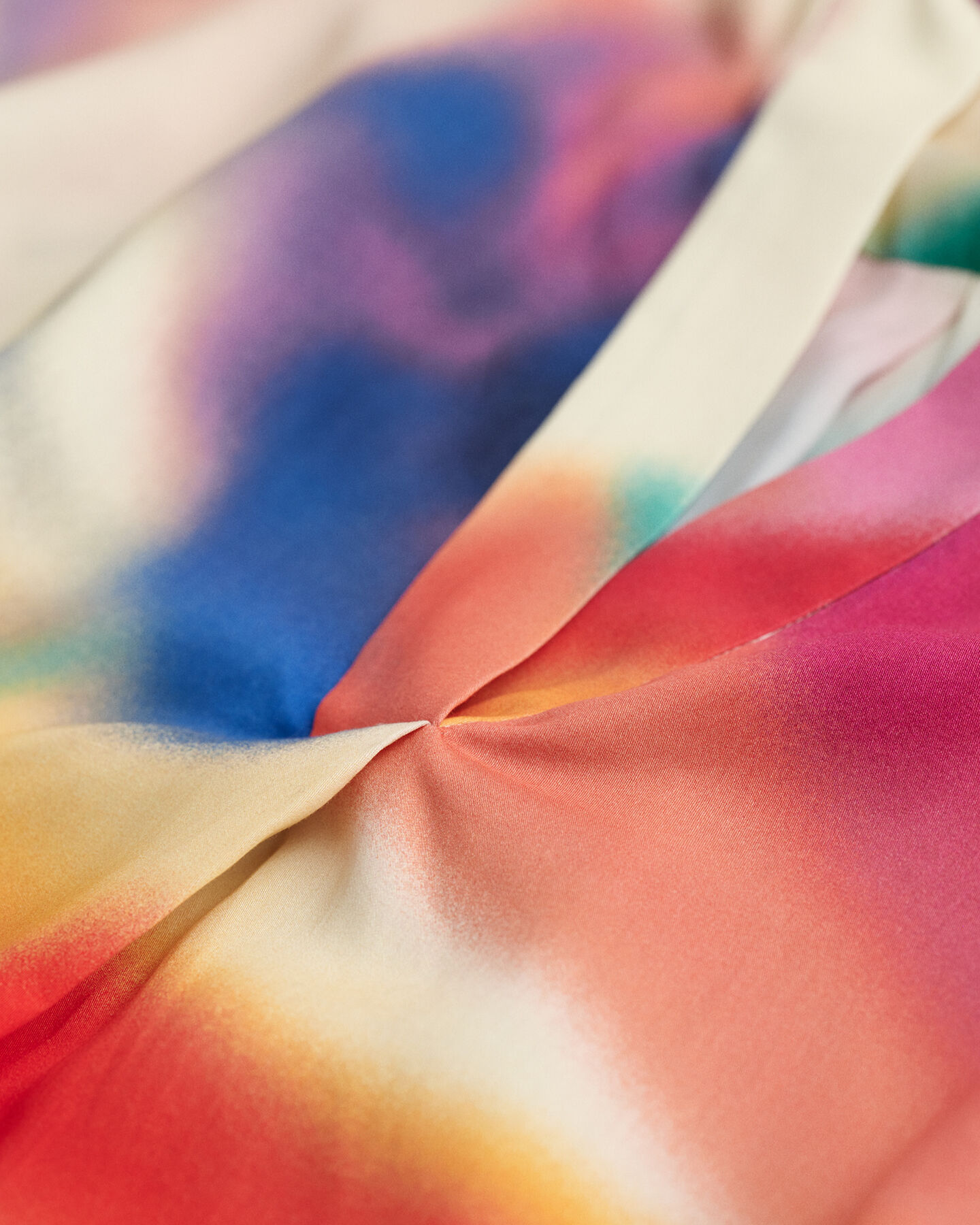 &Auml;rmellose Bluse mit Blumen-Print