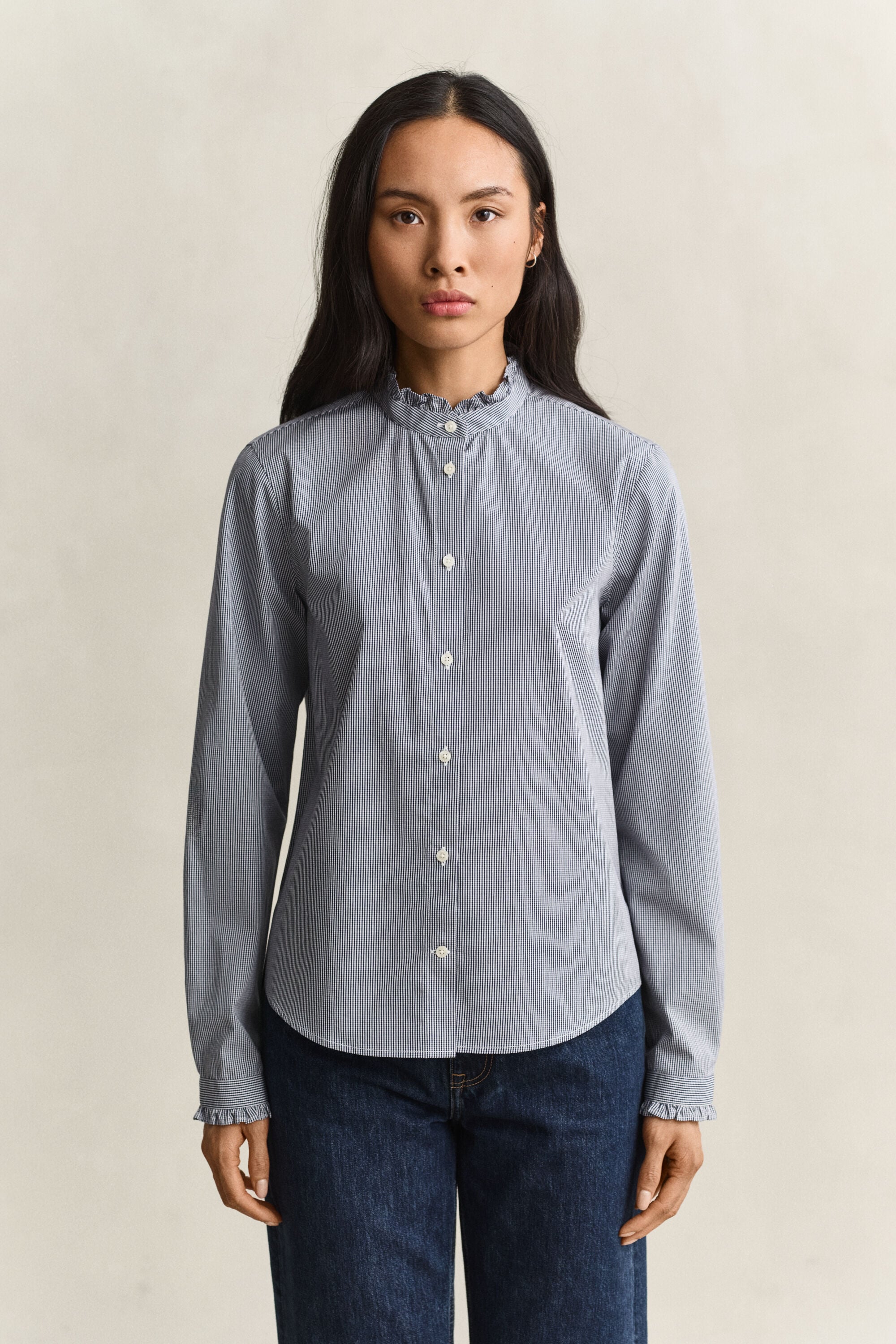 Blusa con colletto arricciato