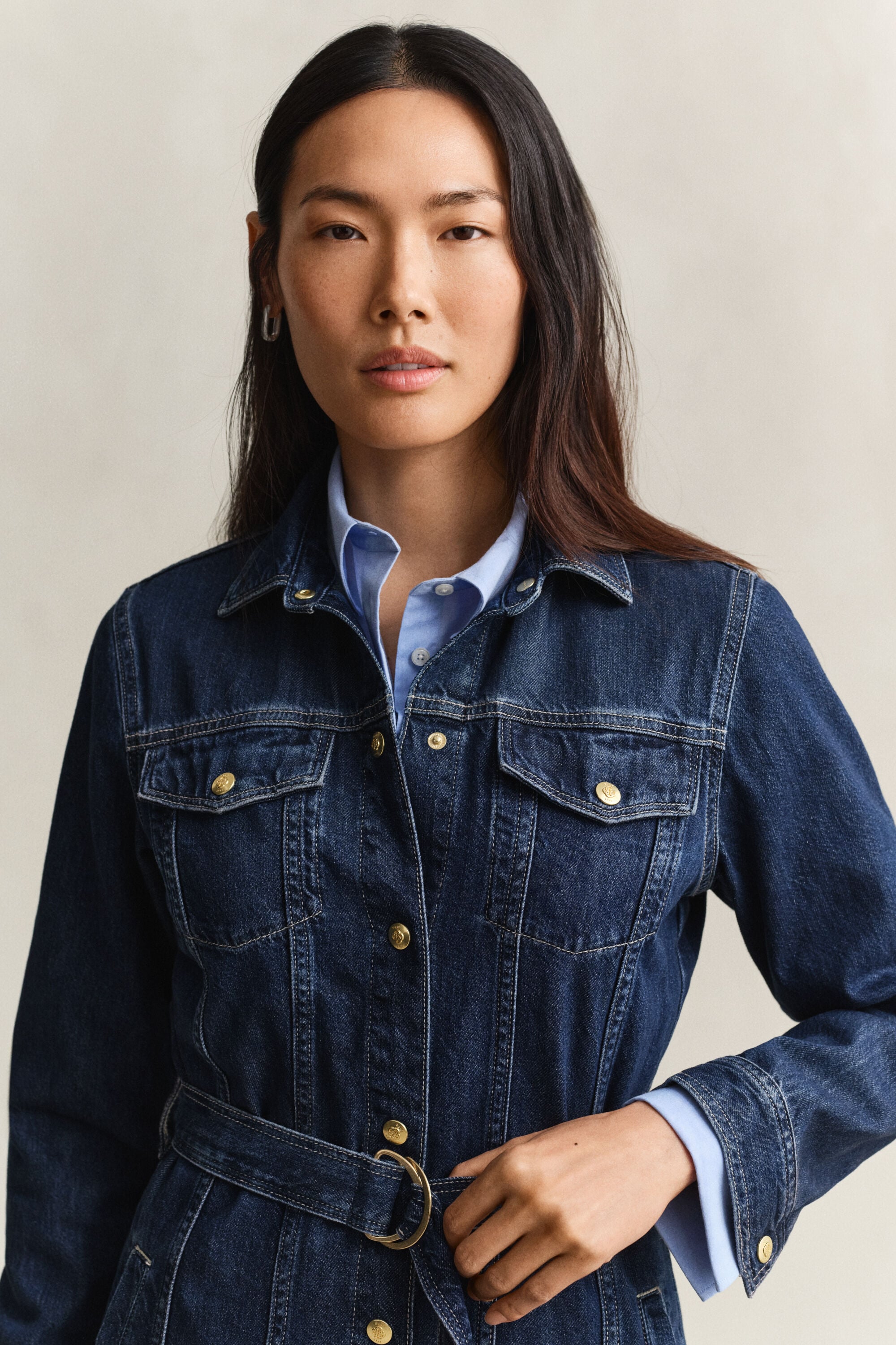Robe midi en denim avec ceinture