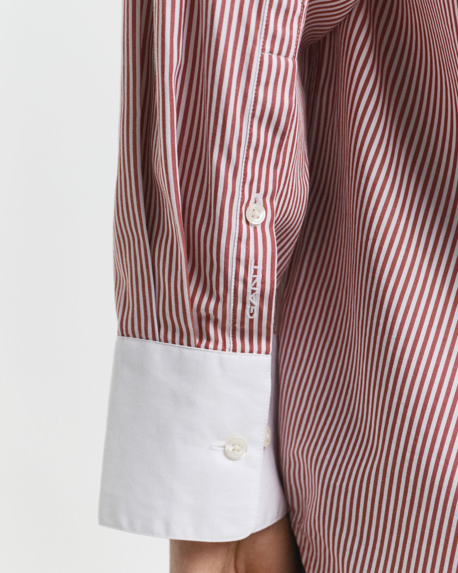 Chemise ultra-ample à rayures avec col contrastant